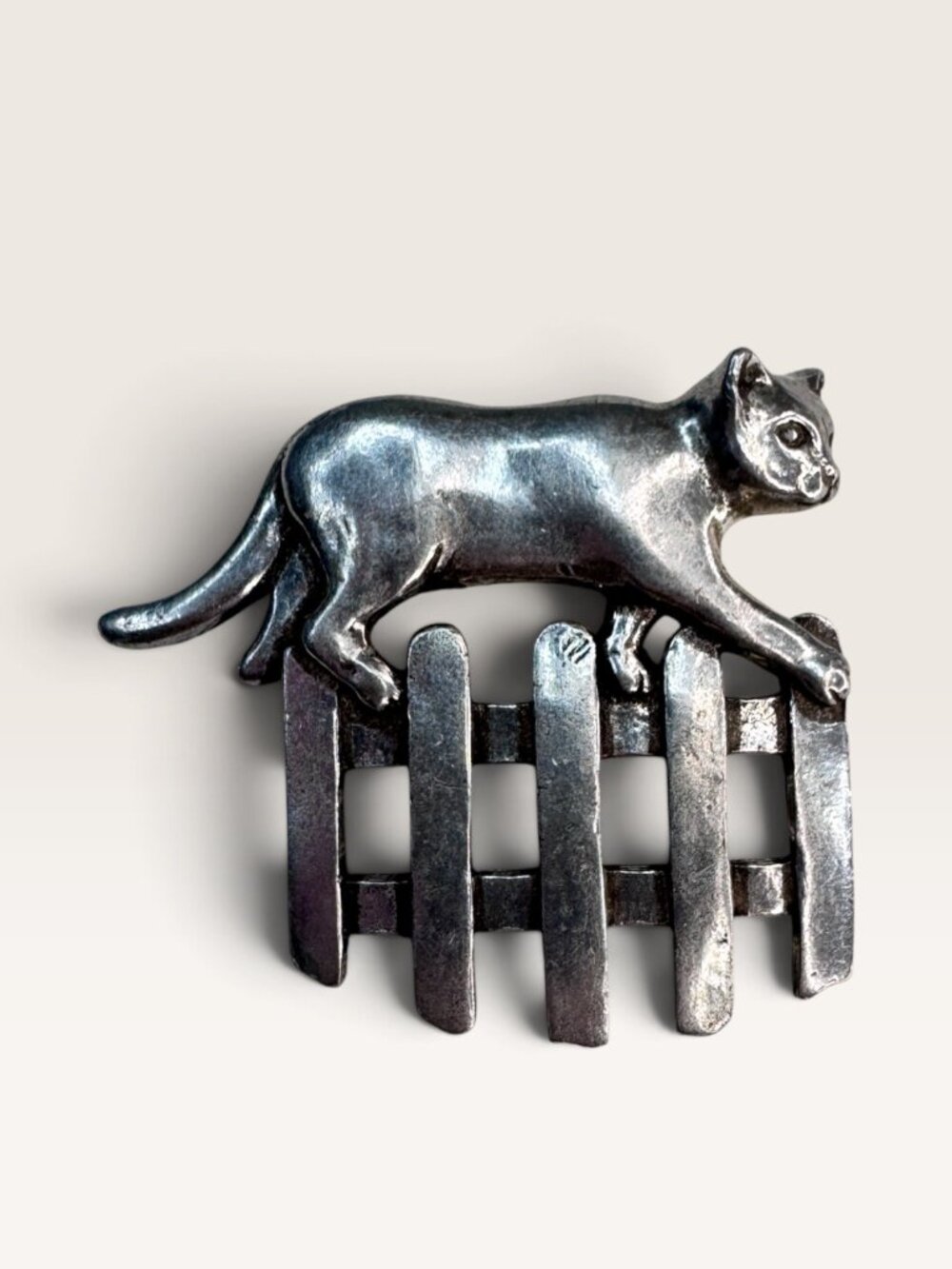 Vintage 1993 Seagull Canada Pewter Cat On Fence Brooch Pin Signed Etain Zinn